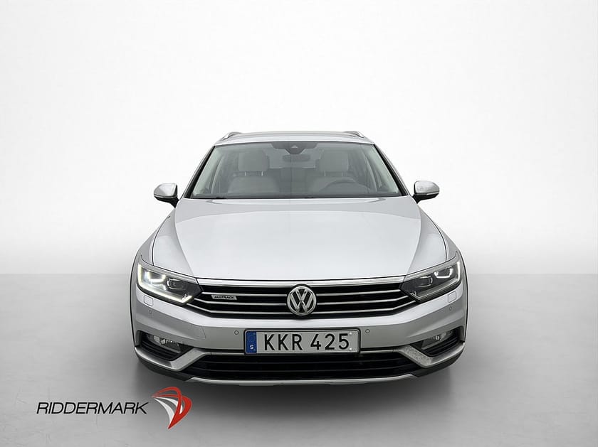 Bild 2 av Volkswagen Passat Alltrack 2.0 TDI 240hk Cockpit D-Värm Drag