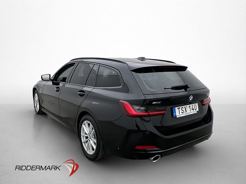 Bild 5 av BMW 330e xDrive Touring 292hk MOMS Drag Kamera Navi Carplay