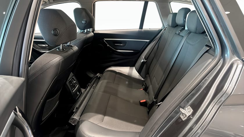 Bild 5 av BMW 320d xDrive Touring 190HK DRAG PANO
