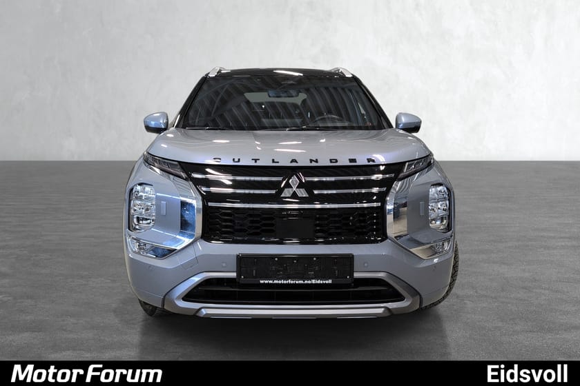 Bilde 2 av Mitsubishi Outlander PHEV Topputstyrt|Instyle+2 tone|Krok|2 sett hjul+|