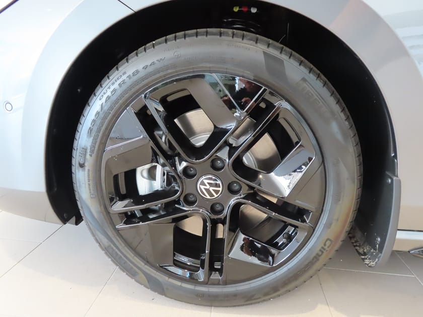 Bild 4 av Volkswagen Passat Sportscombi R-Line TDI 193 hk Aut 4M MKT Utr