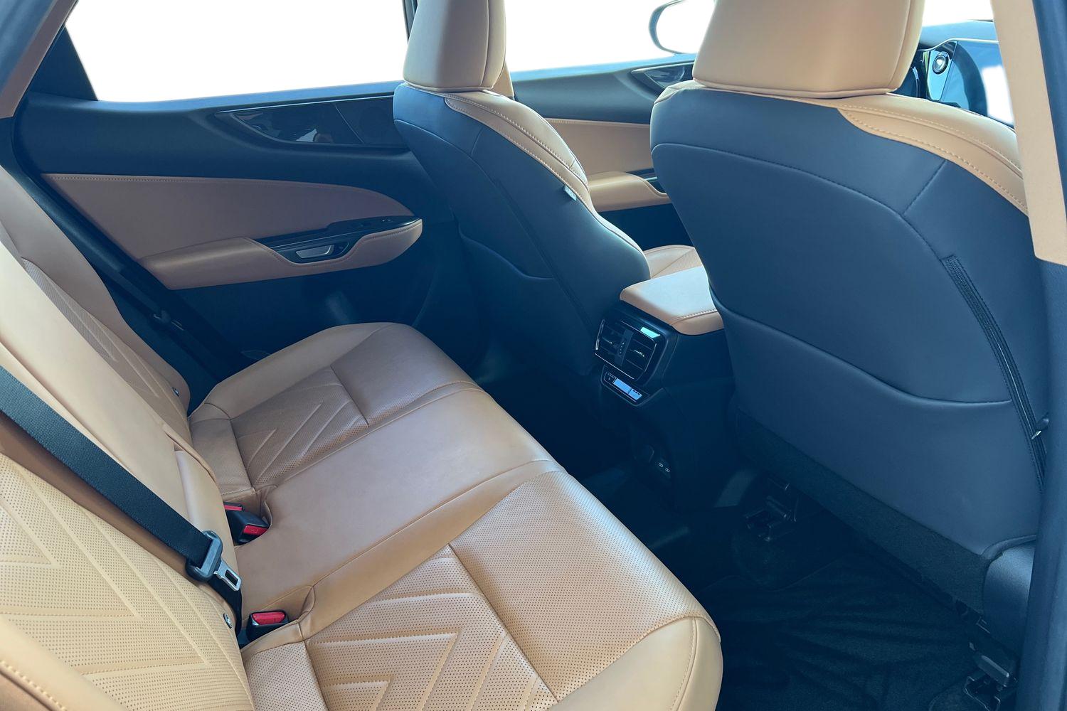 Lexus NX 450h+ E-CVT, 309hp, 2023