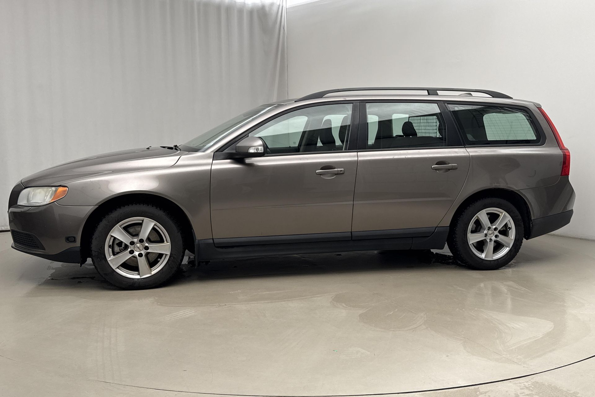 Volvo V70 2.0F 2009, bild 2/10