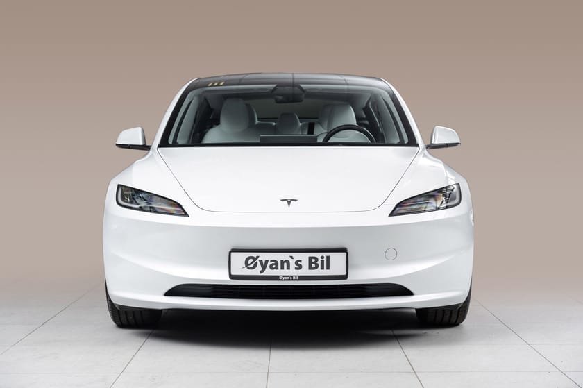 Bilde 2 av Tesla Model 3 Long Range AWD LR/AWD/629KM/HENGERFESTE/HVITT INTERIØR