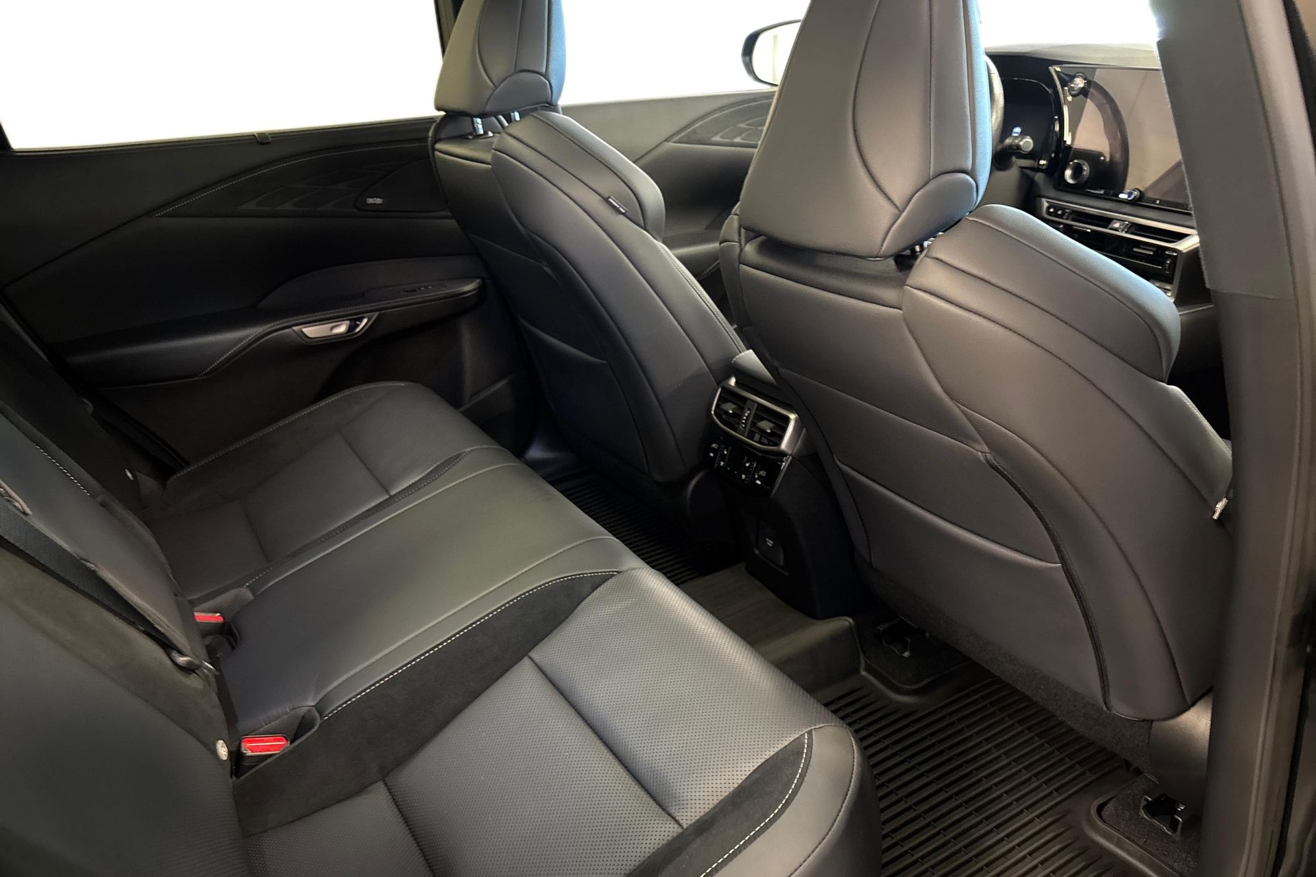 Lexus RX 500h F Sport Pano 360 2023, bild 7/10