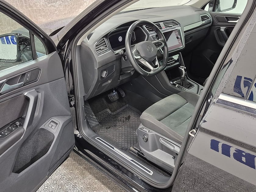 Bild 2 av Volkswagen Tiguan eHybrid Plug in 245HK Elegance