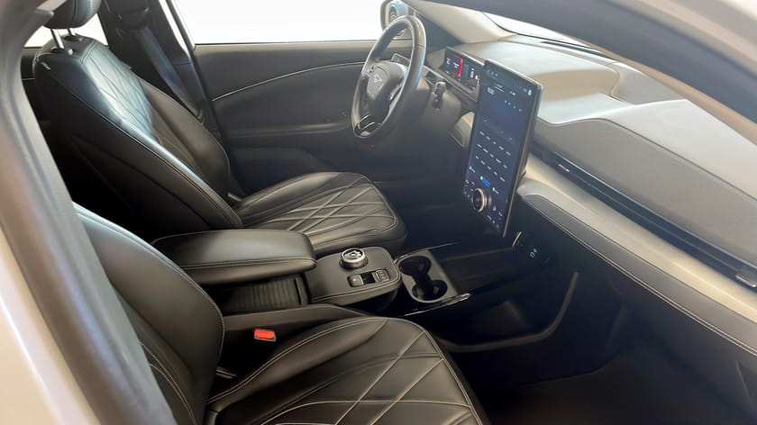 Bild 3 av Ford Mustang Mach-E Standard Range RWD TEKNIKPAKET