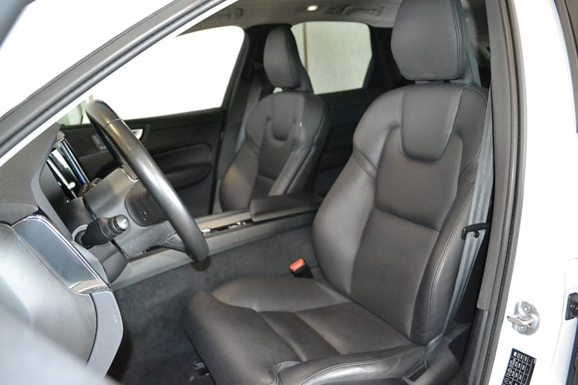 Bild 5 av Volvo XC60 Recharge T6 AWD Core Bright Aut Drag Panorama 350hk