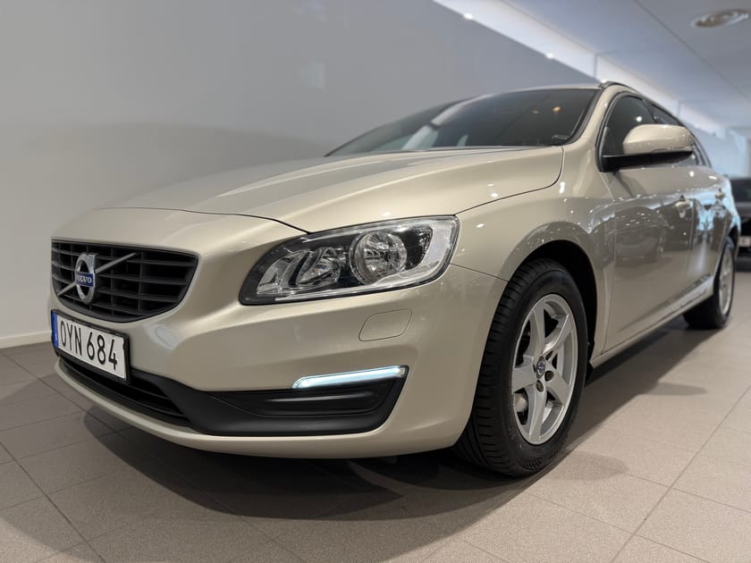 Bild 1 av Volvo V60 T3 Business / Farthållare / Sensorer bak /