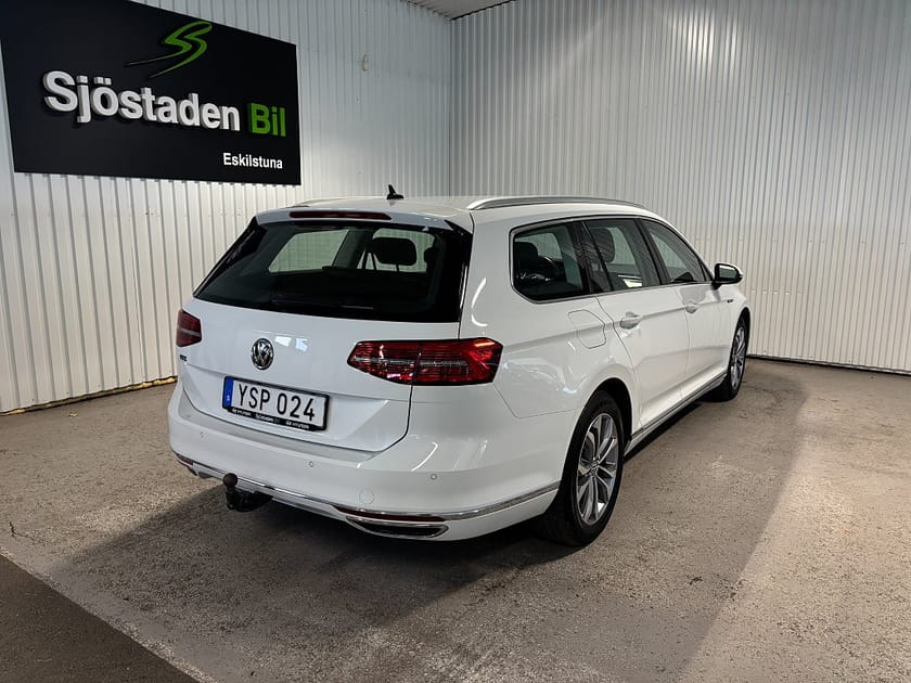 Bild 5 av Volkswagen Passat Variant GTE SC 218hk Cockpit/Drag/Värmare/Carplay