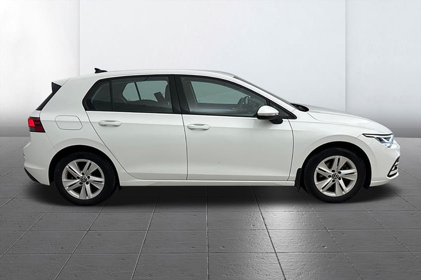 Bild 4 av Volkswagen Golf 1.5 TGI Aut CNG Cockpit Kamera P-Sens AdaptivFH 131hk