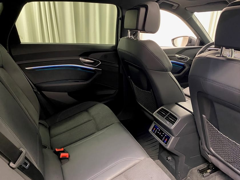Bild 5 av Audi Q8 55 e-tron quattro 300KW "SE SPEC"