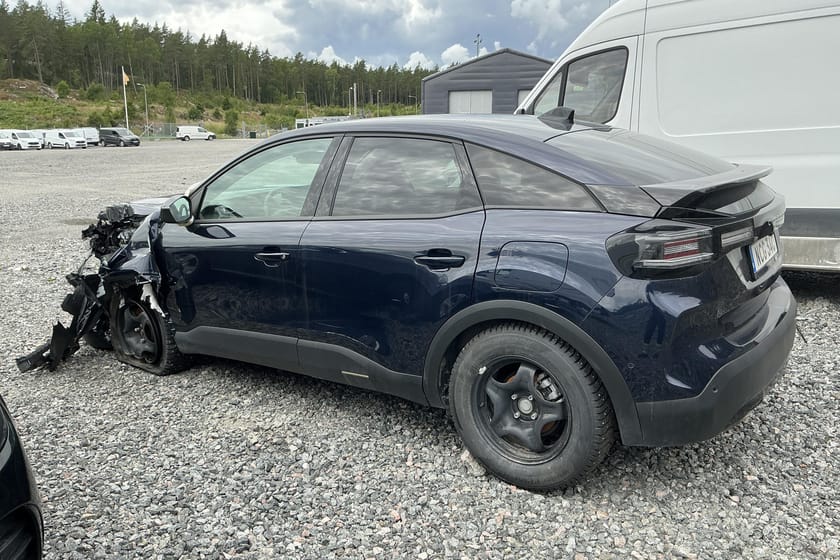 Bild 3 av Citroën C4 Hybrid 145 1.2 (145hk) Reparationsobjekt