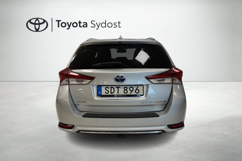 Bild 4 av Toyota Auris Touring Sports Hybrid Executive Automat Drag Backkamera  Rattvärme mm.