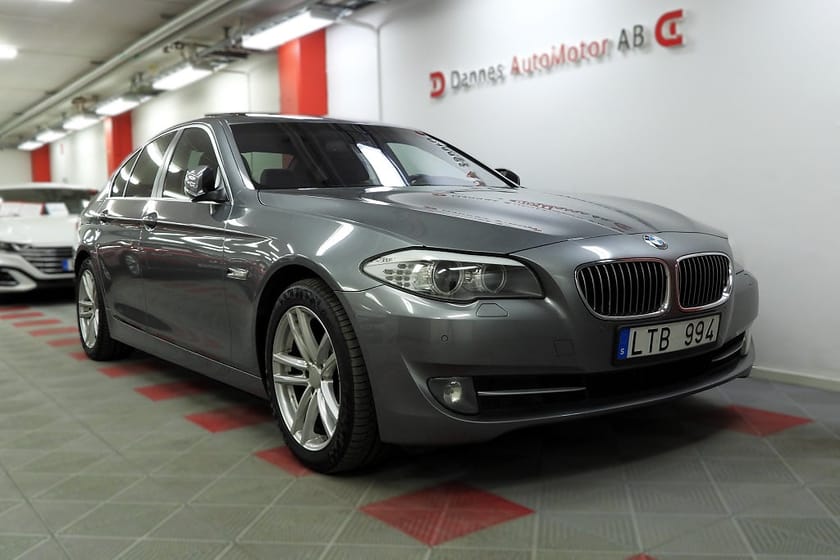 Bild 4 av BMW 530d xDrive Sedan Steptronic Taklucka SoV Hjul Värmare HiFi Skinn