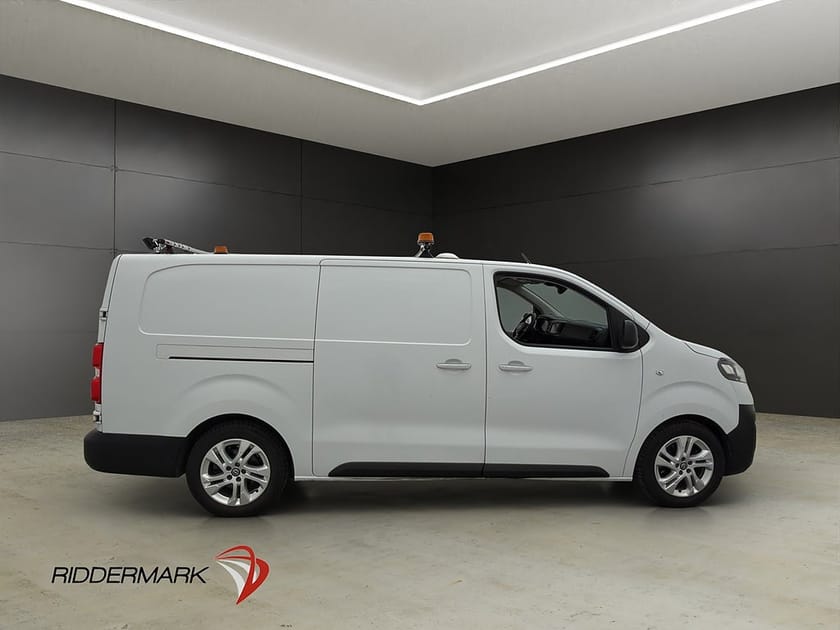 Bild 2 av Opel Vivaro-e Skåpbil L3 Drag Kamera V-Inredd 2xDörrar CARPLAY Moms