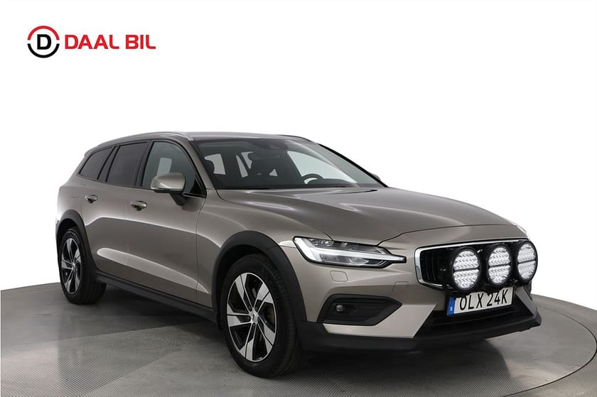Bild 3 av Volvo V60 Cross Country ADVANCED B4 AWD 197HK DRAG B-KAMERA NAVIGATION CARPLAY
