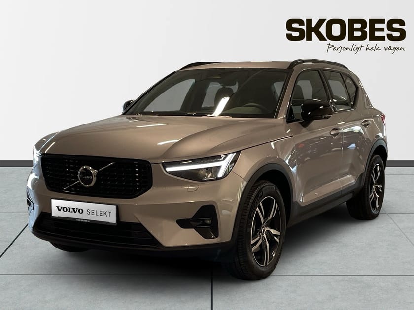 Bild 3 av Volvo XC40 B4 FWD Bensin Plus Dark