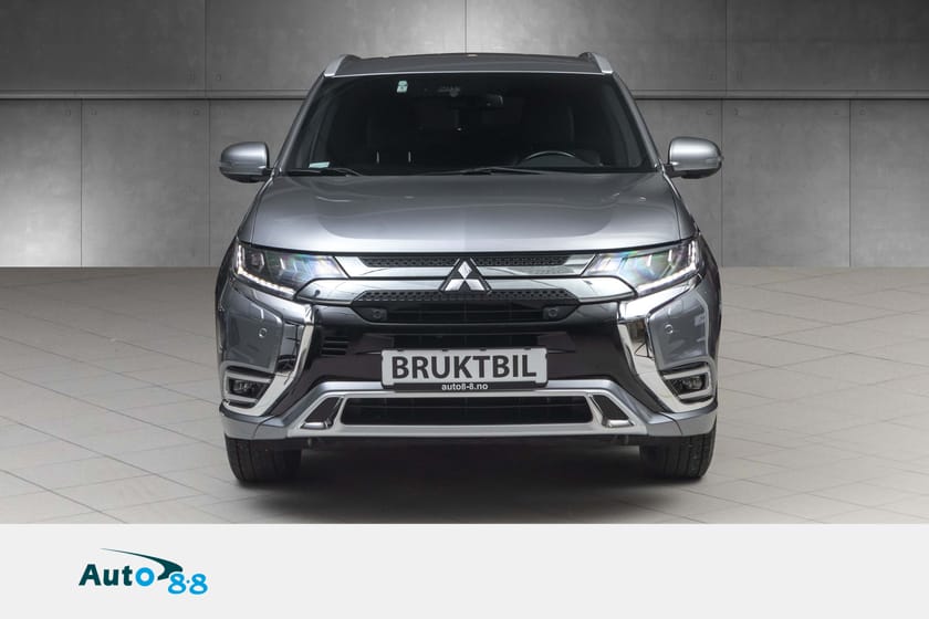 Bilde 3 av Mitsubishi Outlander PHEV Instyle+ / AWD / / Hengefeste
