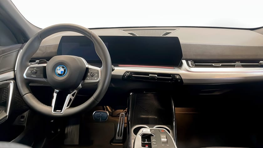 Bild 4 av BMW iX2 xDrive30 M-Sport Rattvärme Drag
