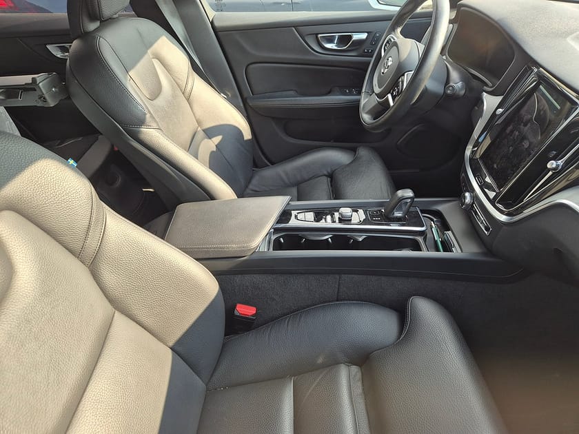 Bild 5 av Volvo V60 Cross Country B4 MILDHYBRID AWD 197HK 4x4 Läder