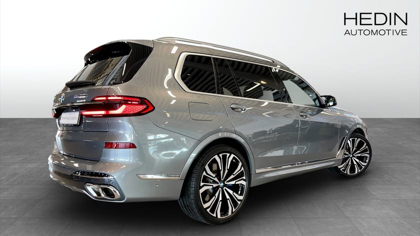 Bild 2 av BMW X7 M60i xDrive M-Sport 6-Sits B/W Panorama Drag
