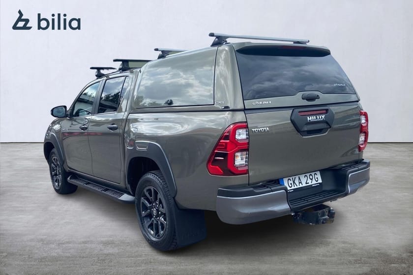 Bild 2 av Toyota Hilux Dubbelhytt 2,8 TURBO D-4D,  4WD KÅPA LEDRAMP DRAGKROK VÄRMARE