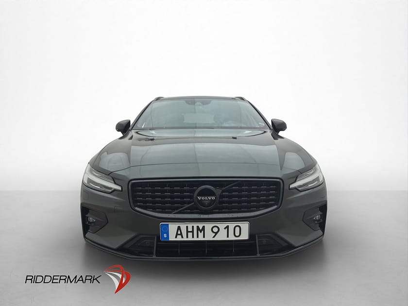 Bild 2 av Volvo V60 T5 R-Design 250hk Drag Pano H/K HUD Skinn Värmare