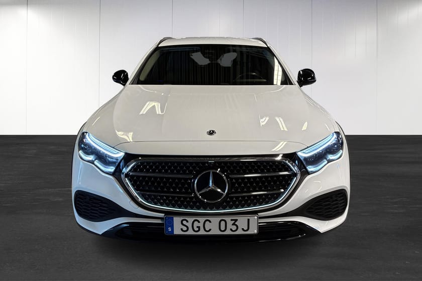 Bild 5 av Mercedes-Benz E 300 de 4MATIC All-Terrain 4M | Burmester | Drag | 360 | HUD | Nightpaket |