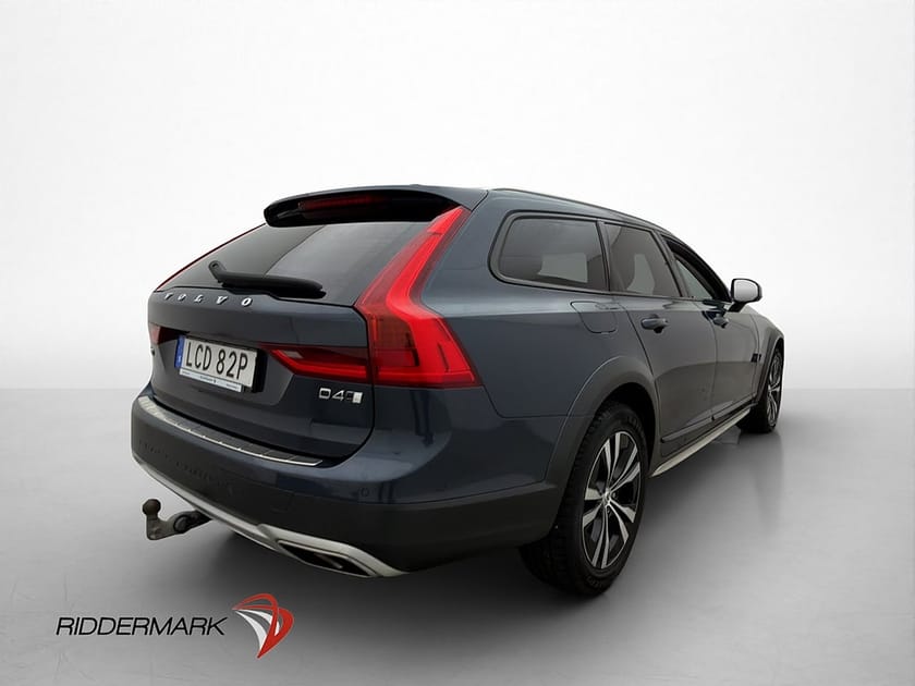 Bild 4 av Volvo V90 Cross Country D4 AWD VOC Pano B&W HuD 360° Skinn