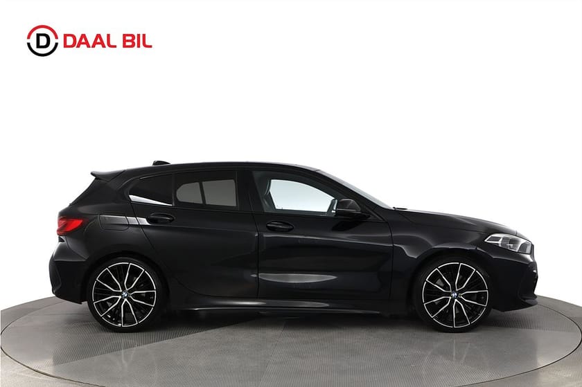 Bild 5 av BMW 120d xDrive 190HK M-SPORT PANORAMA HELSKINN NFC P-SENS HIFI