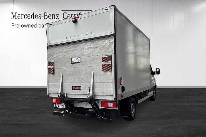 Bild 3 av Mercedes-Benz eSprinter 420 Chassi 81 kWh Volymskåp med Lyft