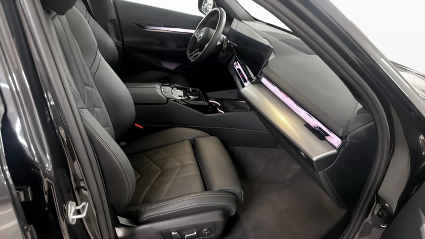 Bild 3 av BMW i5 xDrive40 Sedan M Sport / H&K / Adaptiv farth / Drag