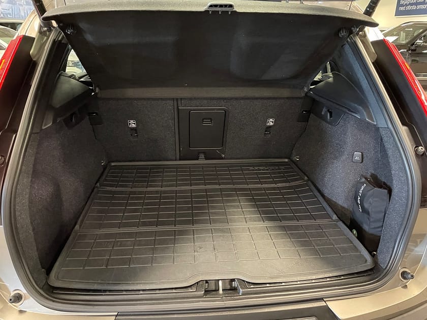 Bild 3 av Volvo XC40 B4 Geartronic Momentum Advanced Navi Pro Edition