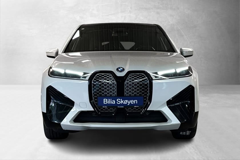 Bilde 2 av BMW iX xDrive40 Fully Charged, H/K, Laser, MultiF. ComfAcc