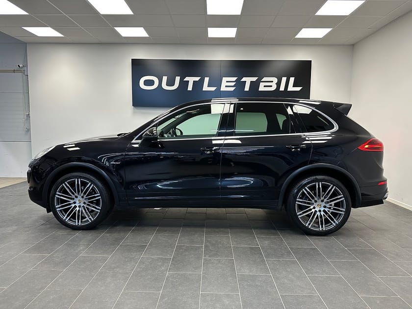 Bild 2 av Porsche Cayenne Diesel TipTronic S Base Navigation Dragkrok Bakkamera