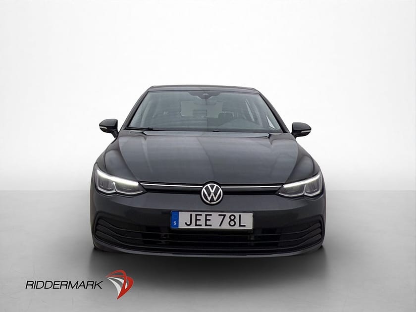 Bild 2 av Volkswagen Golf 1.0 eTSI 110hk Cockpit Sensorer CarPlay Navi