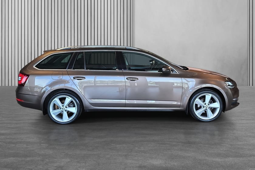 Bilde 4 av Škoda Octavia Stasjonsvogn 2,0 TDI 150hk 4x4 Style | Webasto | Krok | ACC