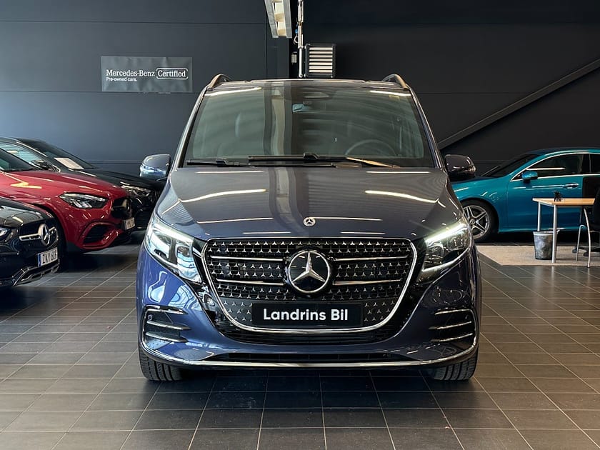 Bild 2 av Mercedes-Benz V 300d 4MATIC 3.2t 300 3.2t, AMG Line, Dragkrok, NY *Lagerbil*