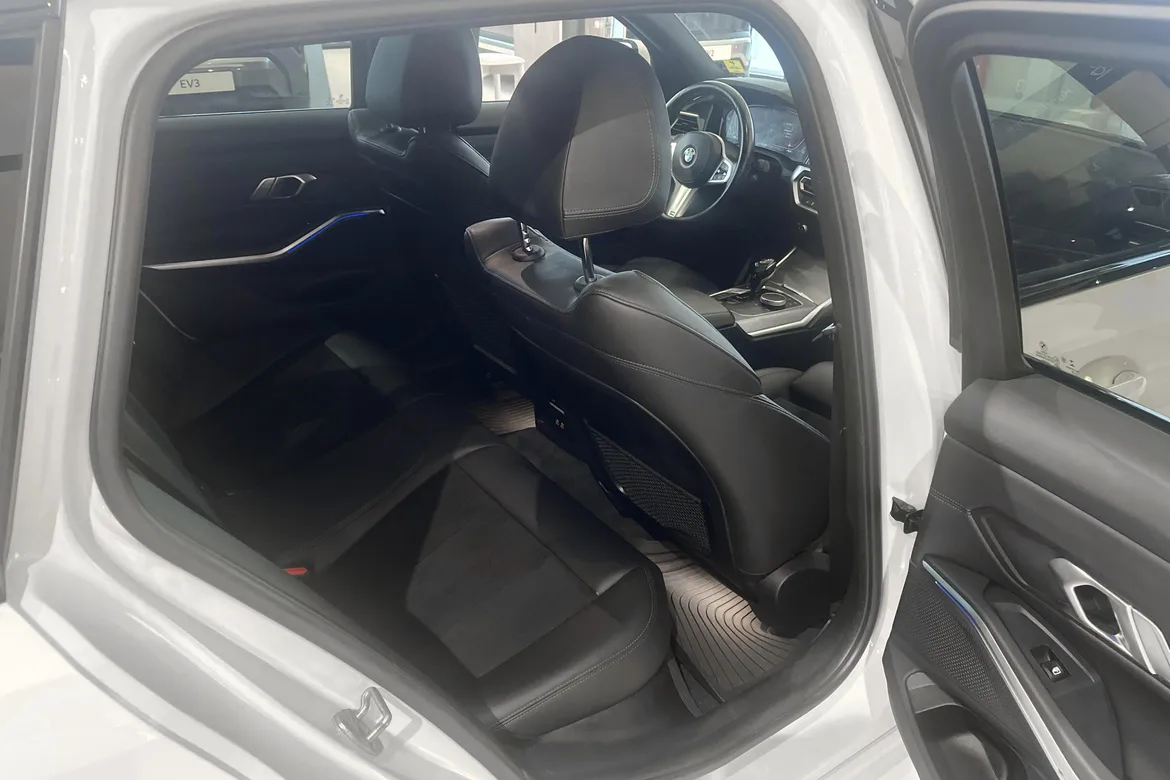 picture of a car