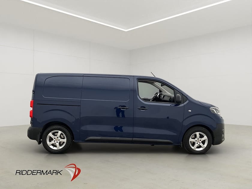Bild 2 av Toyota Proace 2.0D Ny-Kamrem Värmare HUD PDC Dragkrok