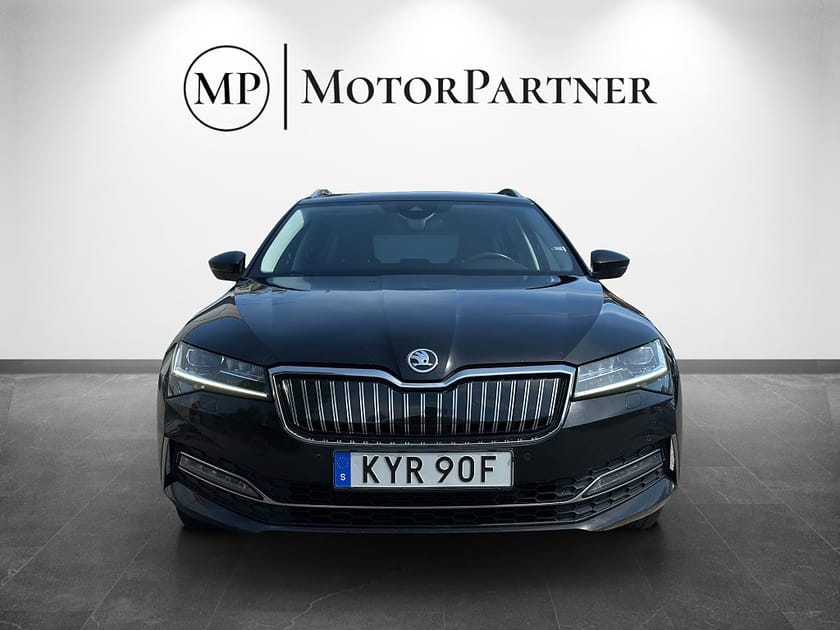 Bild 3 av Škoda Superb iV Kombi Skoda 1.4 TSI Business Edition Style Drag Cockpit Värmare