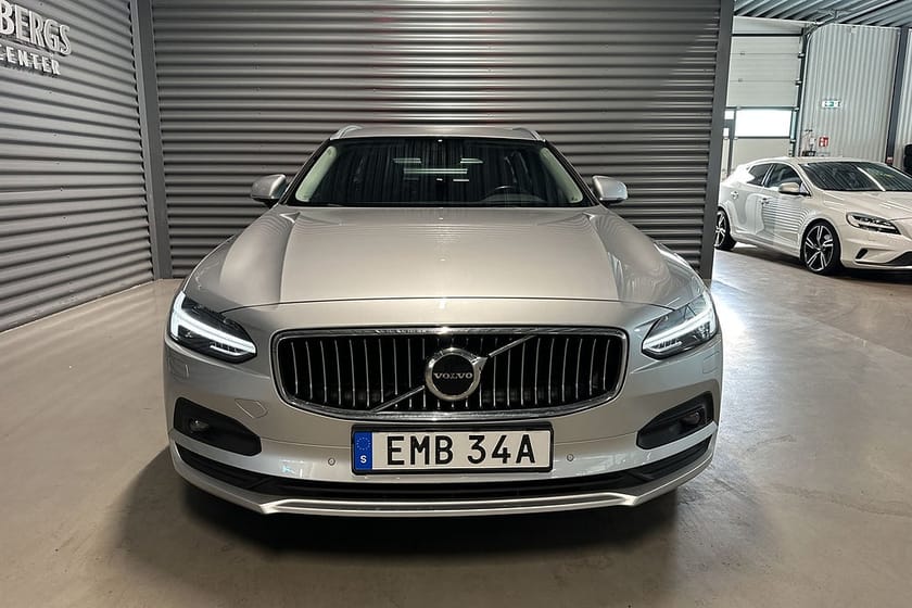 Bild 2 av Volvo V90 D4 AWD Momentum Advanced Edition B-kamera Navi H/K Drag