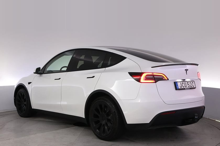 Bild 4 av Tesla Model Y Standard Range RWD Autopilot Panorama Drag