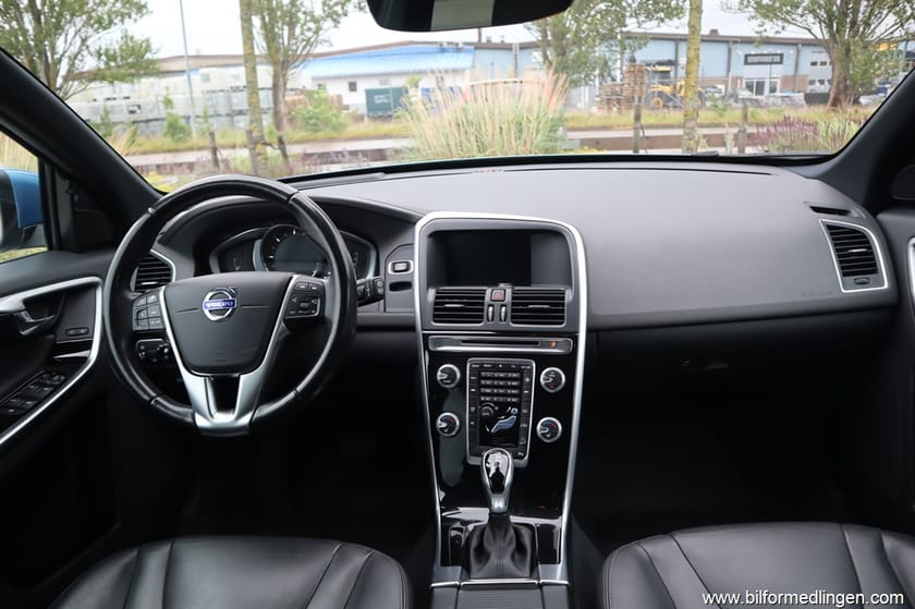 Bild 5 av Volvo XC60 D4 AWD 190hk Aut Classic Summum Drag Svensksåld