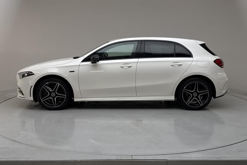 Bild 2 av Mercedes-Benz A 250 e 8G-DCT 218hk AMG Line GPS B-kam Widecreen