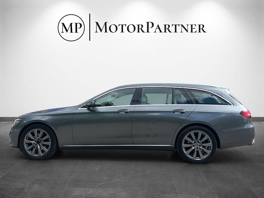 Bild 4 av Mercedes-Benz E 220 T d 4MATIC 9G-Tronic Burmester Widescreen Drag Skinn