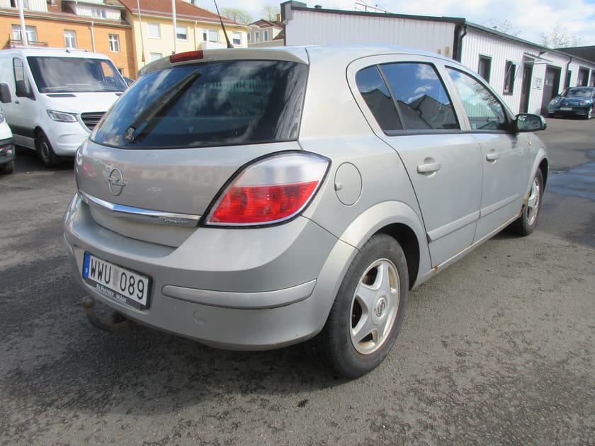 Bild 4 av Opel Astra 1.6 Drag Bes till 270430 9500 kr