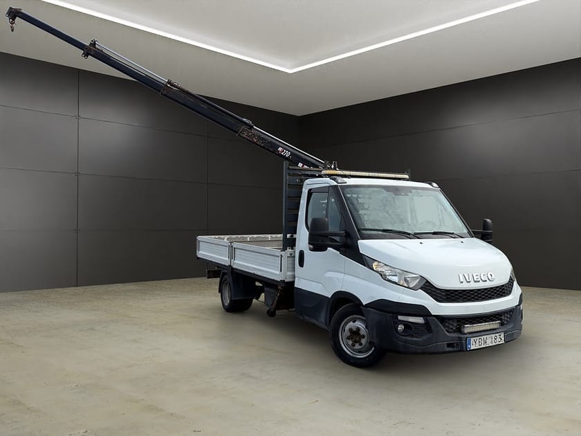 Bild 3 av Iveco Daily 35-210 Chassi Cab 3.0 JTD 205hk KRANBIL Värmare Drag 3-Sits MOMS