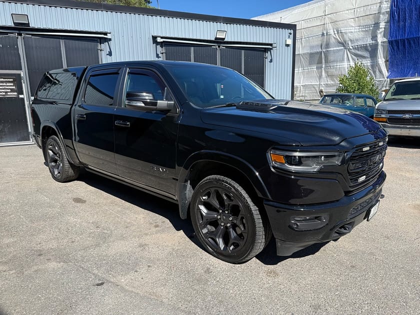 Bild 1 av RAM 1500 Crew Cab Limited Night HEMI 4WD